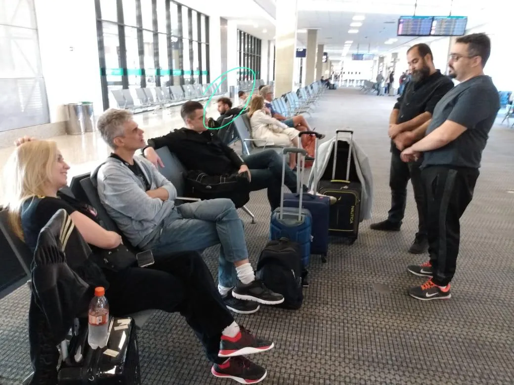 Grupo no aeroporto